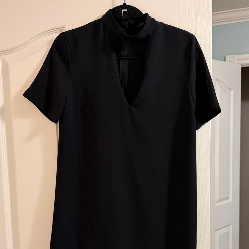 Chic Black Keyhole Dress